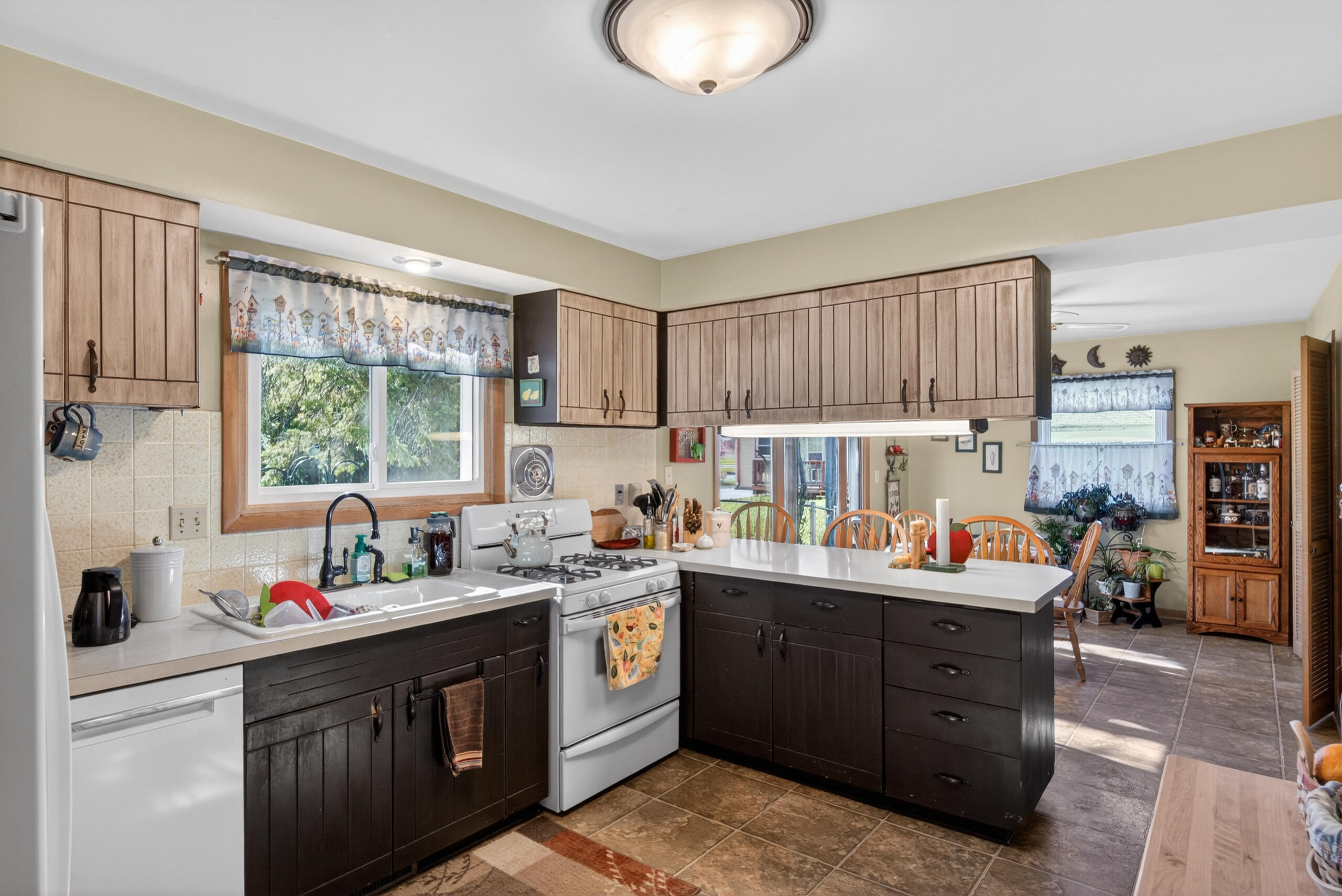2915 South 16th Street Sheboygan, WI 53081 - Photo 23 of 48 Kitchen