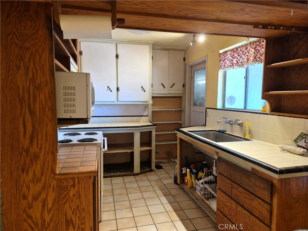 2085 Cabot Avenue Merced, CA 95348 - Photo 3 of 9