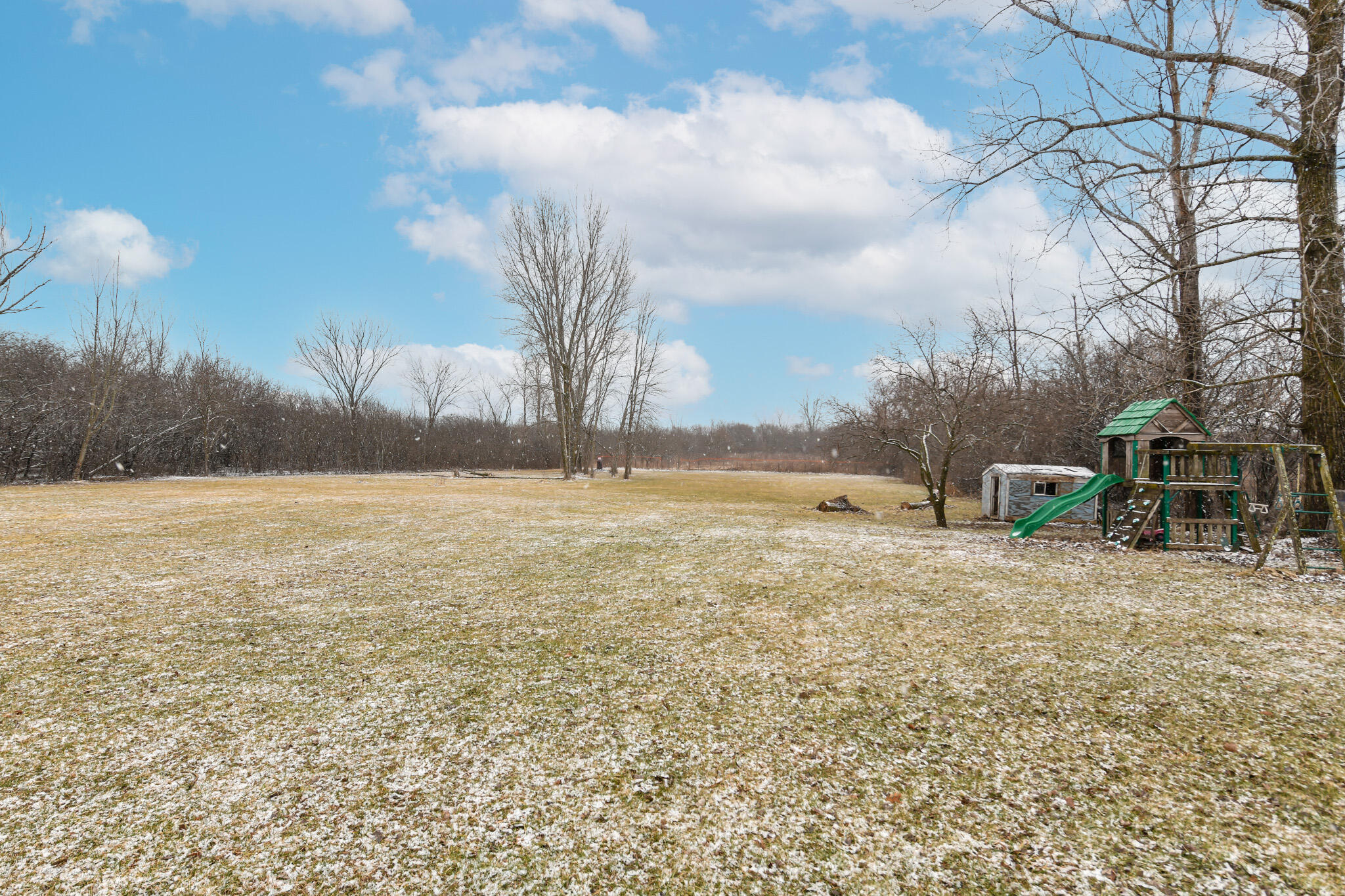 9335 West County Line Road, Unit 9325 Milwaukee, WI 53224 - Photo 34 of 38 6