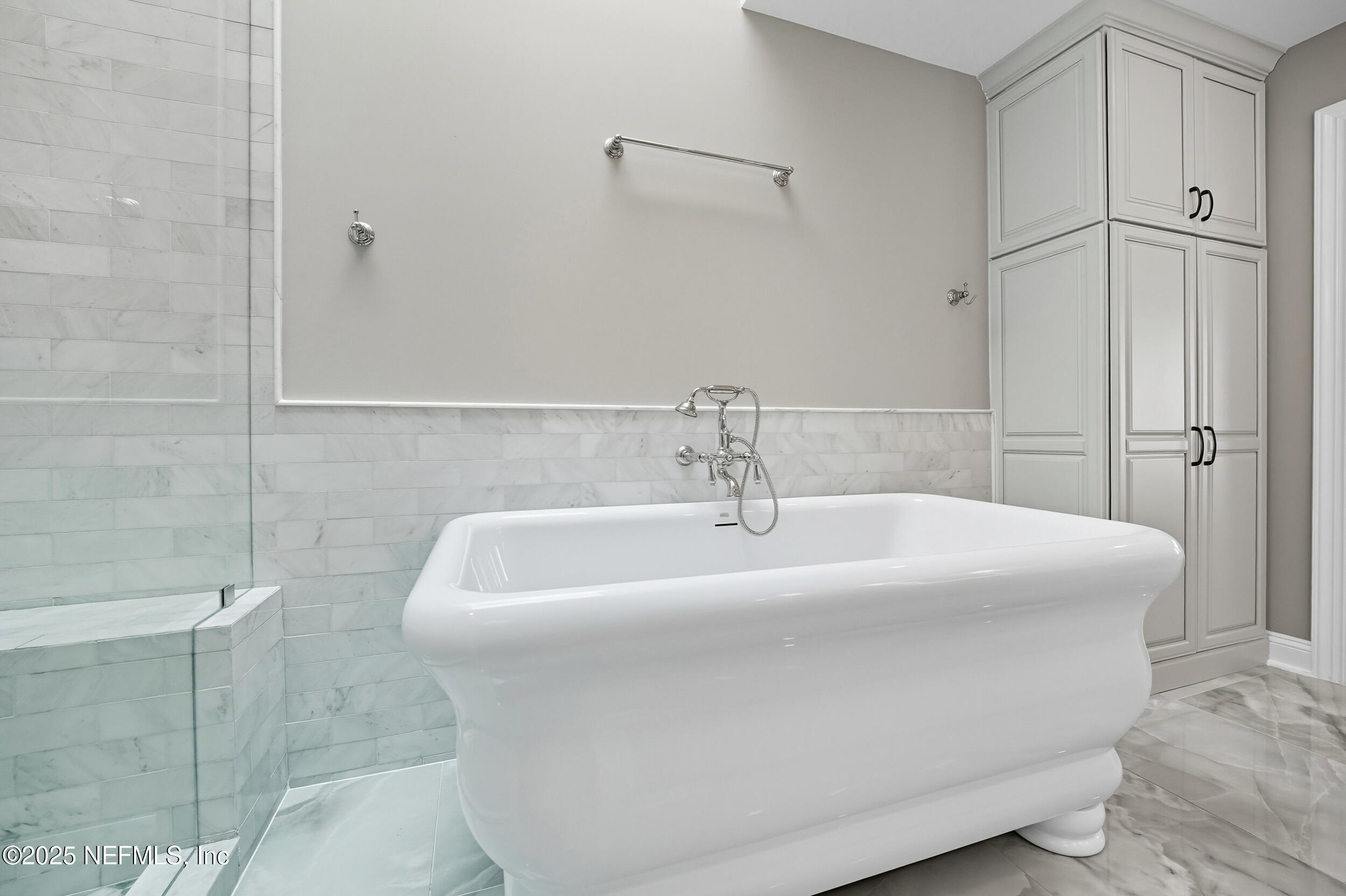 50 Seminole Landing Road Atlantic Beach, FL 32233 - Photo 31 of 64 Primary Bathroom