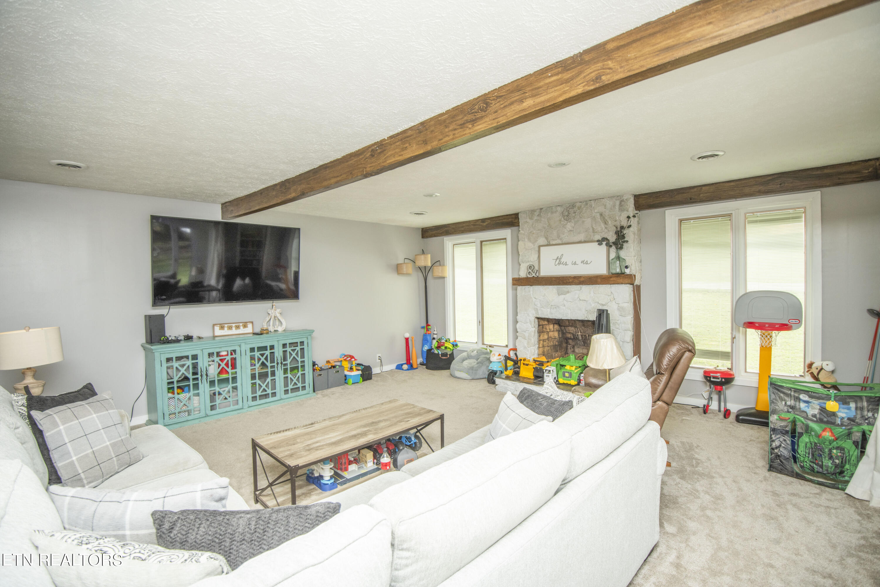 6901 Mulberry Road Knoxville, TN 37918 - Photo 14 of 37 living 2_1