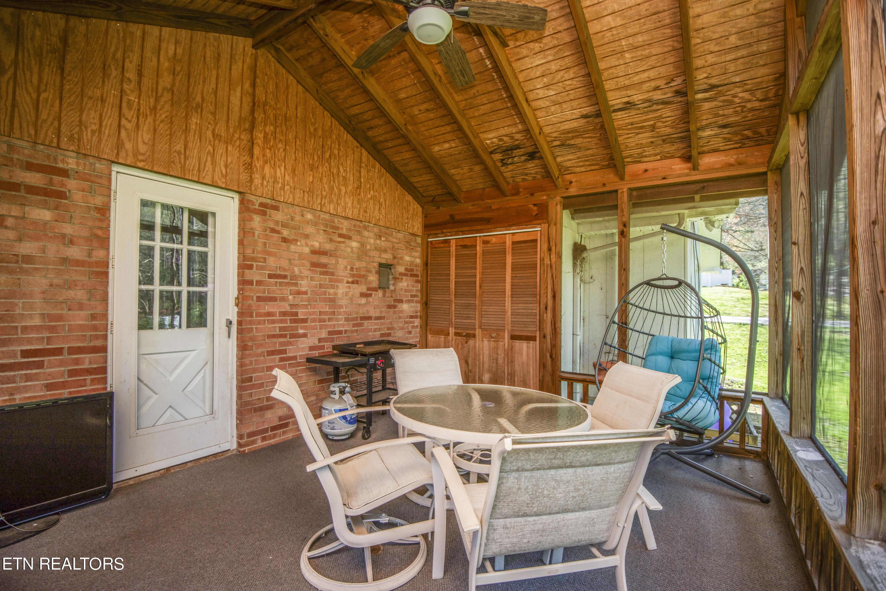 6901 Mulberry Road Knoxville, TN 37918 - Photo 29 of 37 porch_1
