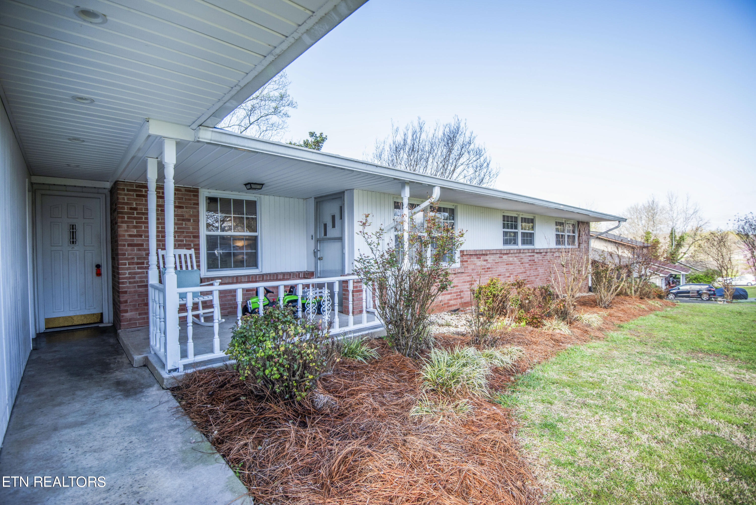 6901 Mulberry Road Knoxville, TN 37918 - Photo 3 of 37 exterior 3_1