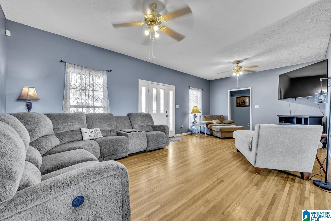 75 Chestnut View Hayden, AL 35079 - Photo 2 of 29 Gallery Image 2