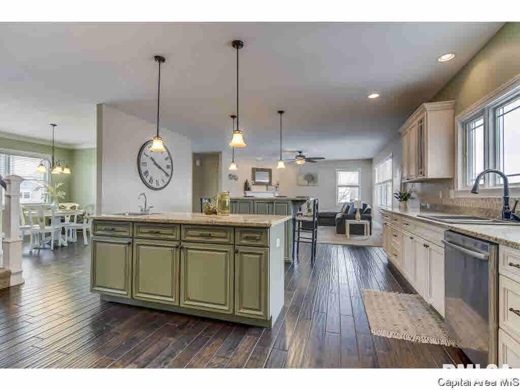 4839 Longfellow Drive Springfield, IL 62711 - Photo 4 of 36