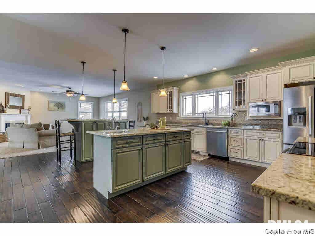 4839 Longfellow Drive Springfield, IL 62711 - Photo 6 of 36