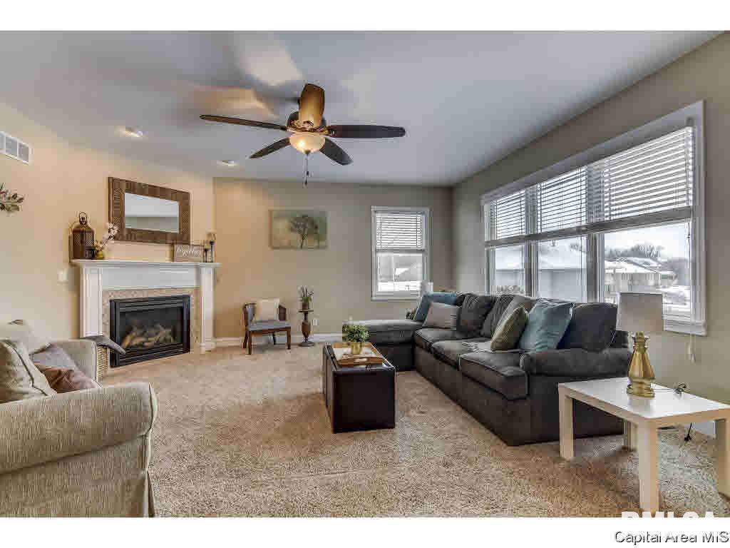 4839 Longfellow Drive Springfield, IL 62711 - Photo 10 of 36