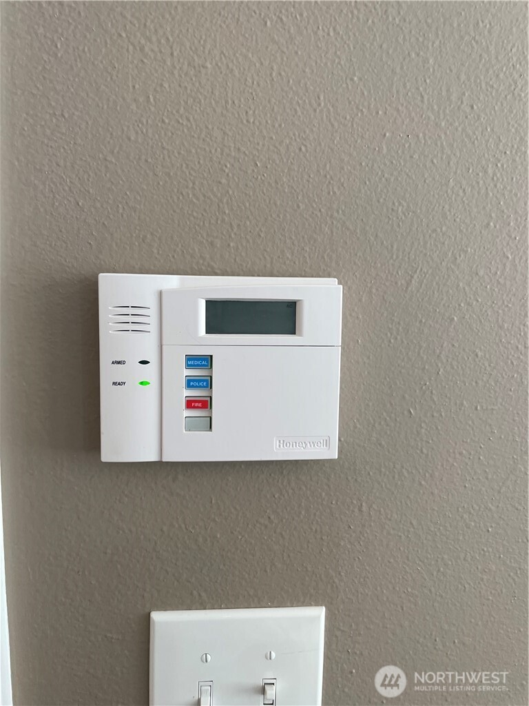 1005 28th Street Southeast, Unit C Auburn, WA 98002 - Photo 23 of 23 a utility room with dryer and washer