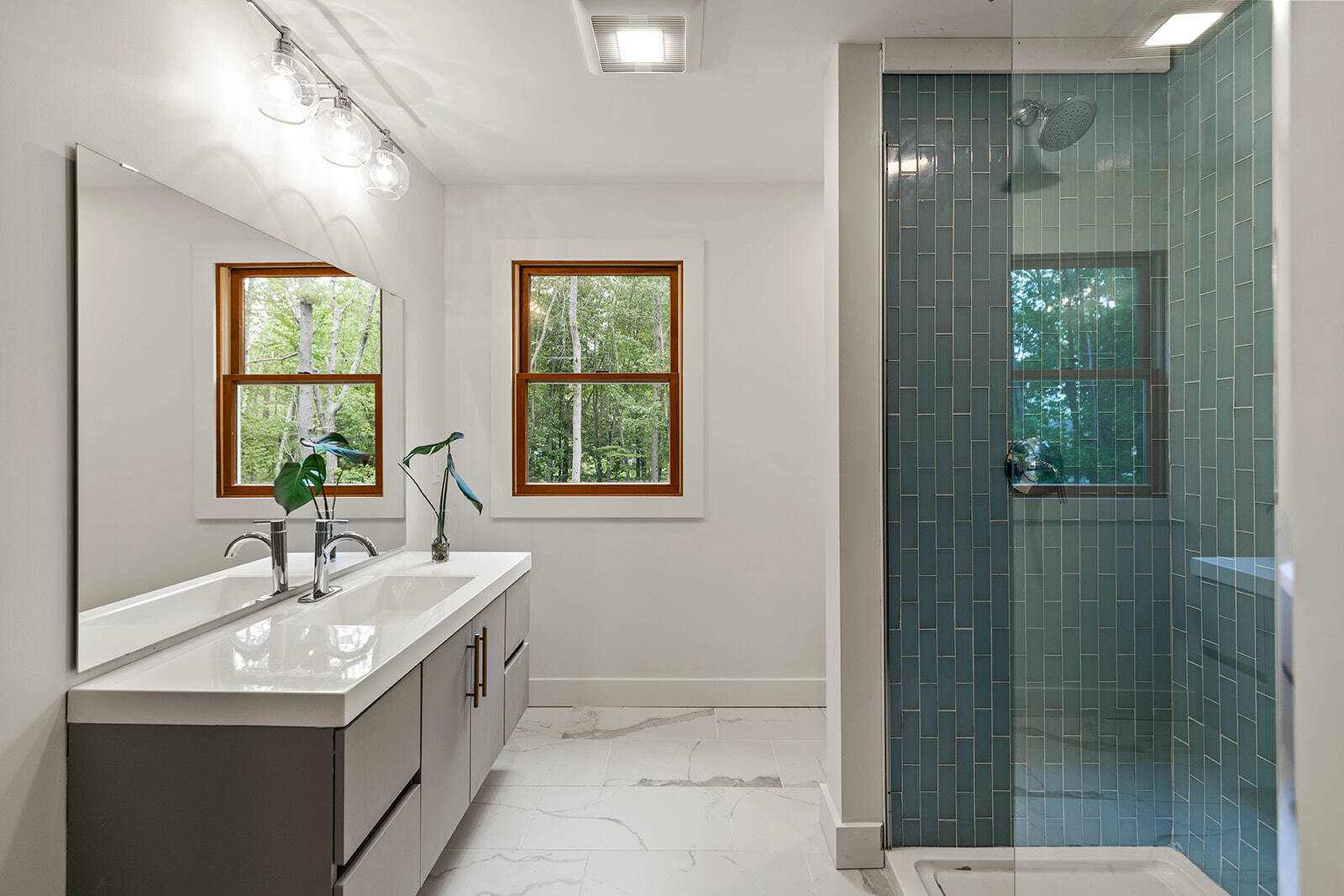 3 Cheverus Road Cape Elizabeth, ME 04107 - Photo 16 of 49 Primary bath