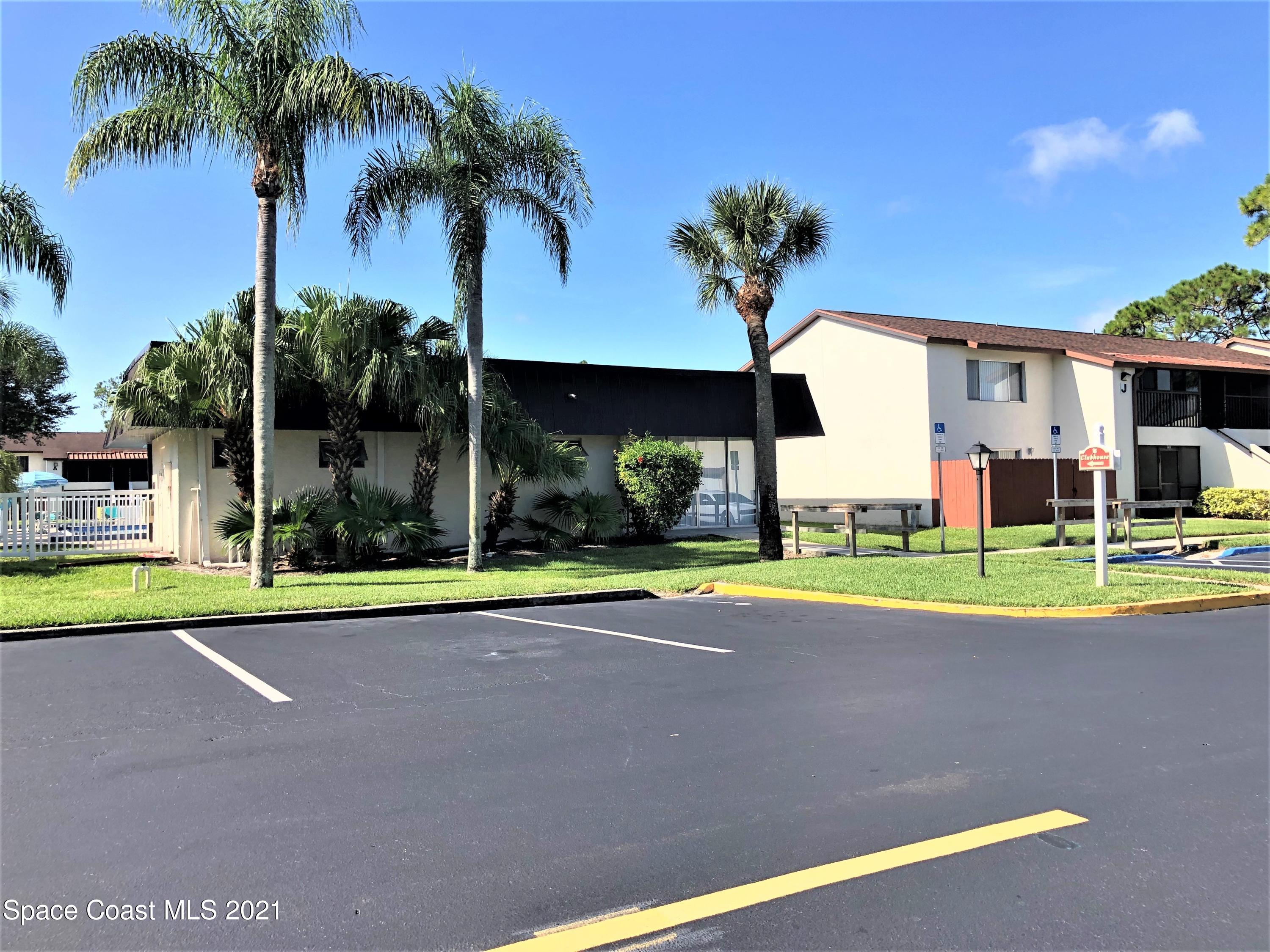 655 Ridge Club Drive, Unit 28 Melbourne, FL 32934 - Photo 10 of 12 Club House