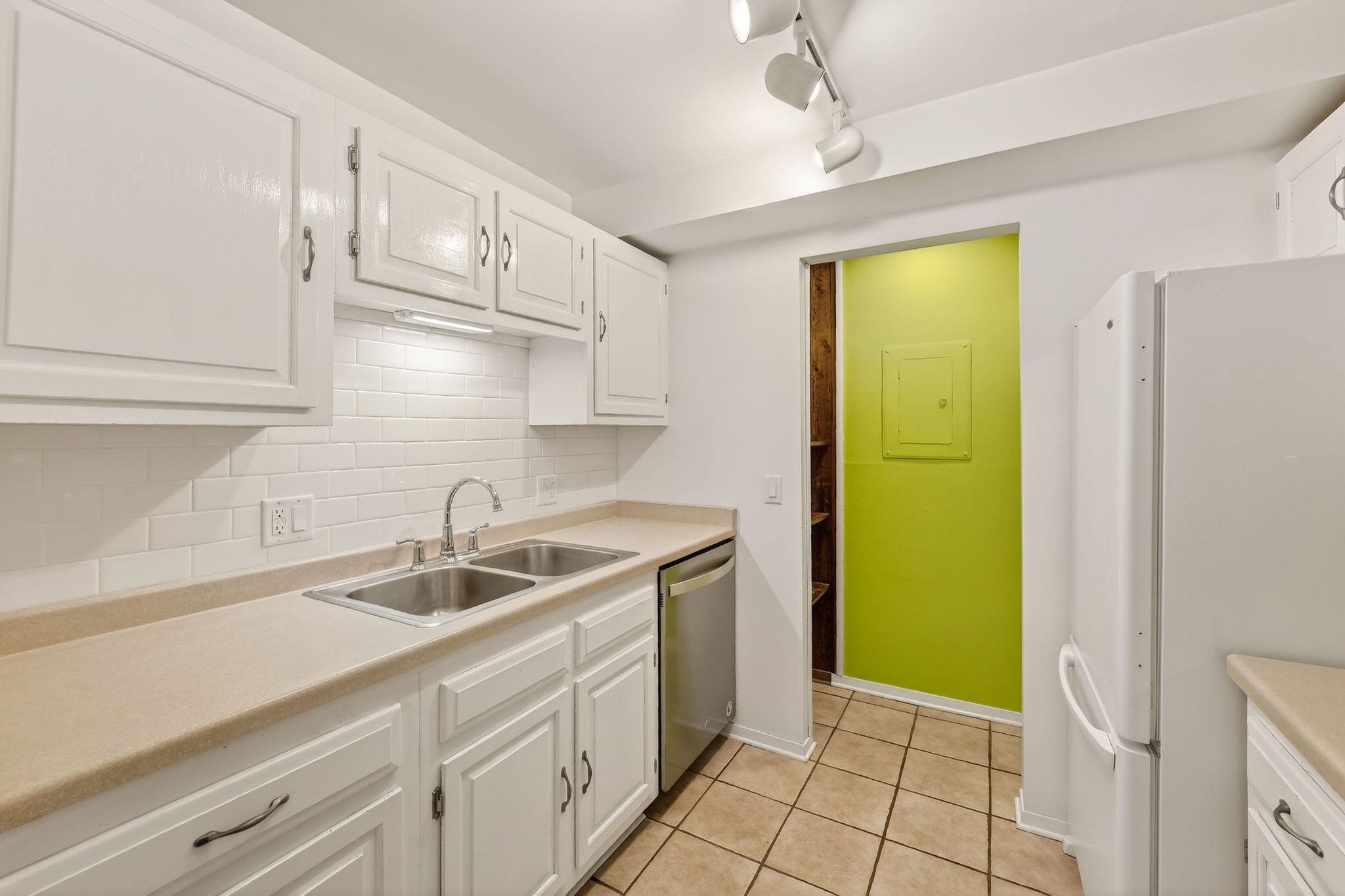 6443 Bridge, Unit 101 Madison, WI 53713 - Photo 3 of 35