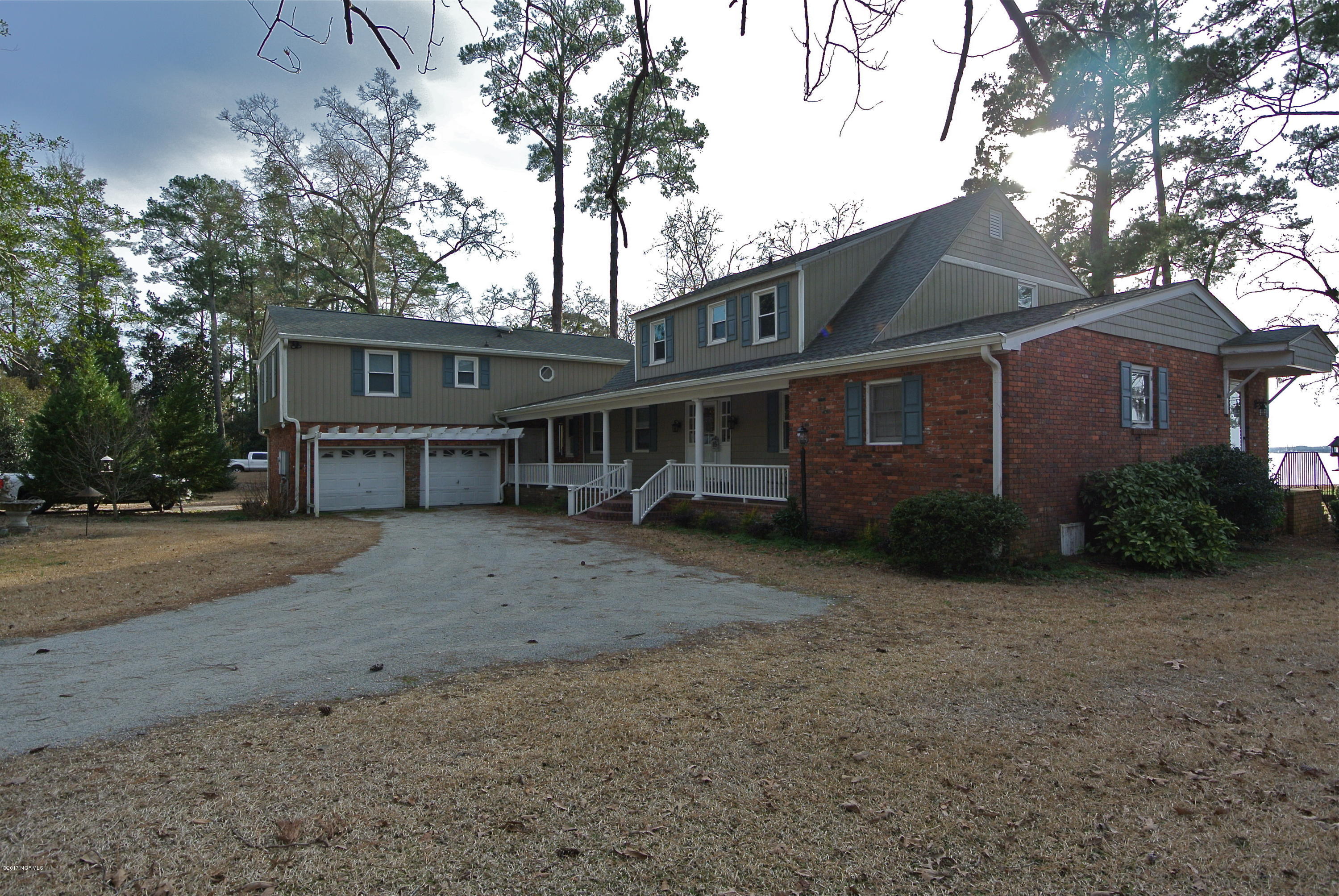 135 Bernhurst Road New Bern, NC 28560 - Photo 4 of 117 2