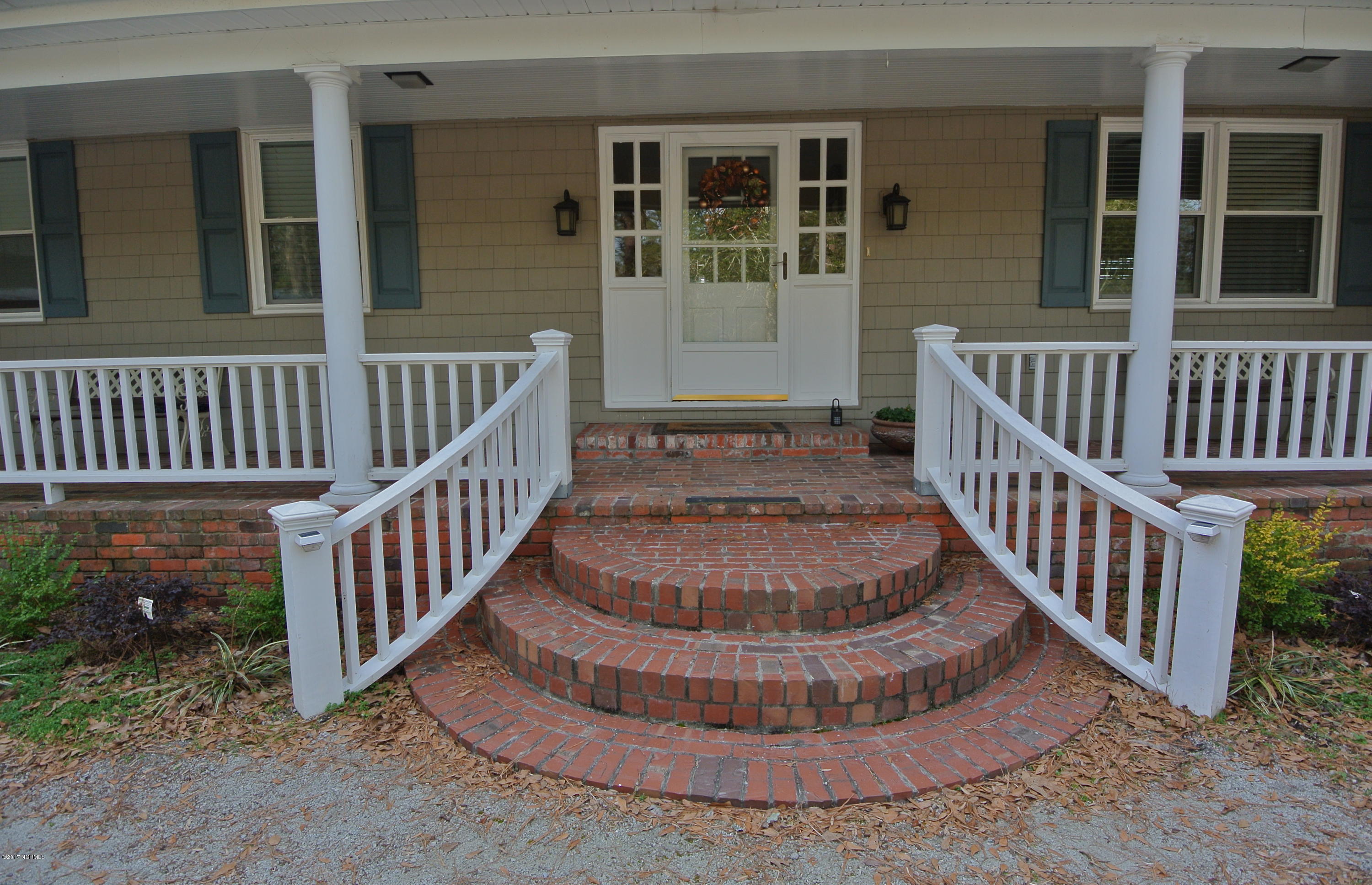 135 Bernhurst Road New Bern, NC 28560 - Photo 8 of 117 6