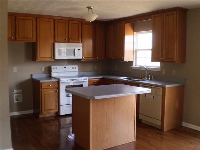 3545 Linwood Road Watertown, TN 37184 - Photo 5 of 6 Kitchen with bar