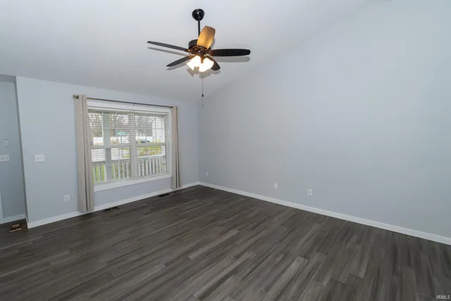 $389,900 | 501 Shepherds Cove Drive, Osceola, IN 46561