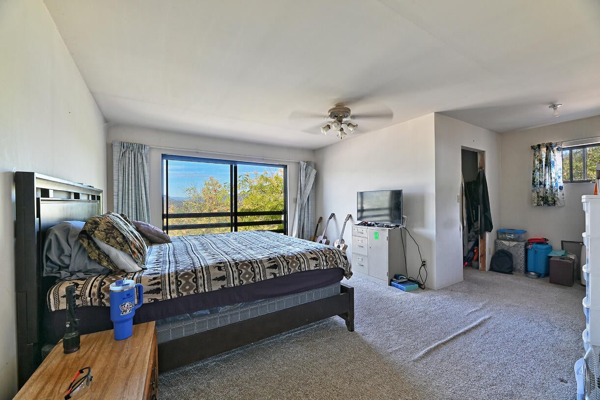 1649 Netherlands Road Trail, OR 97541 - Photo 12 of 28 12