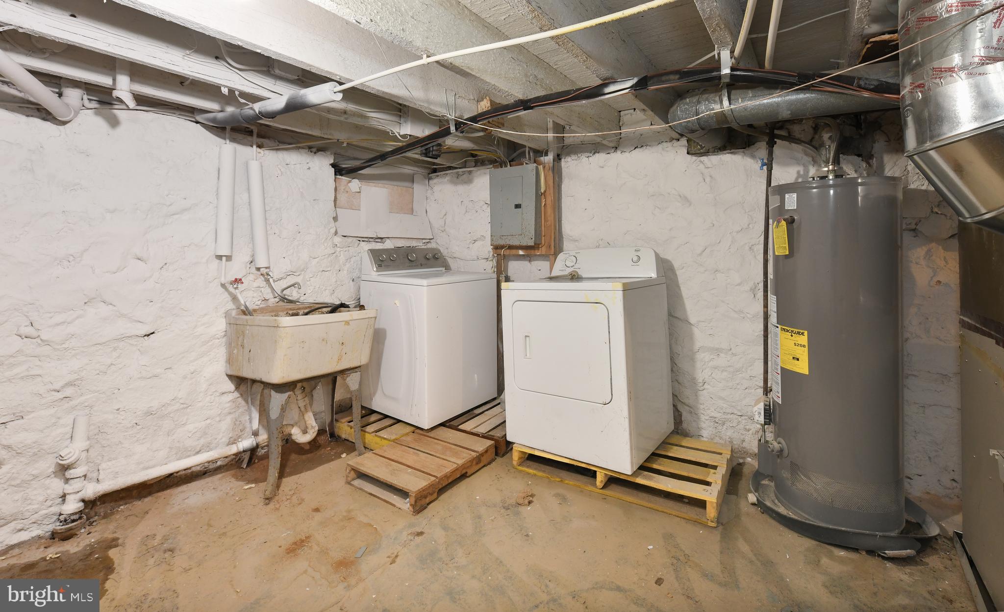 2916 Ridgewood Avenue Baltimore, MD 21215 - Photo 32 of 35