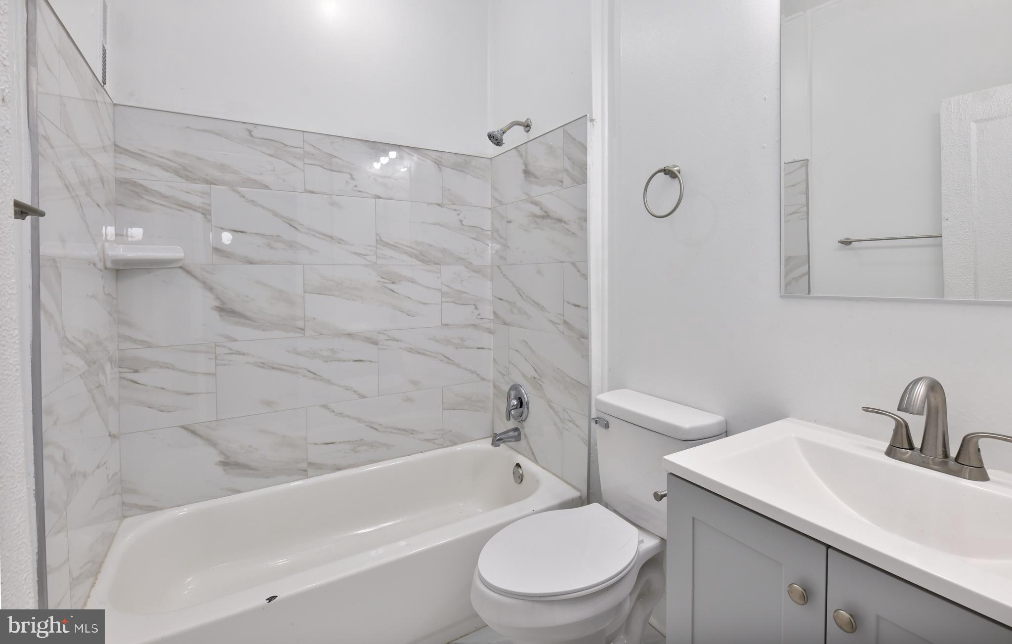 2916 Ridgewood Avenue Baltimore, MD 21215 - Photo 4 of 35