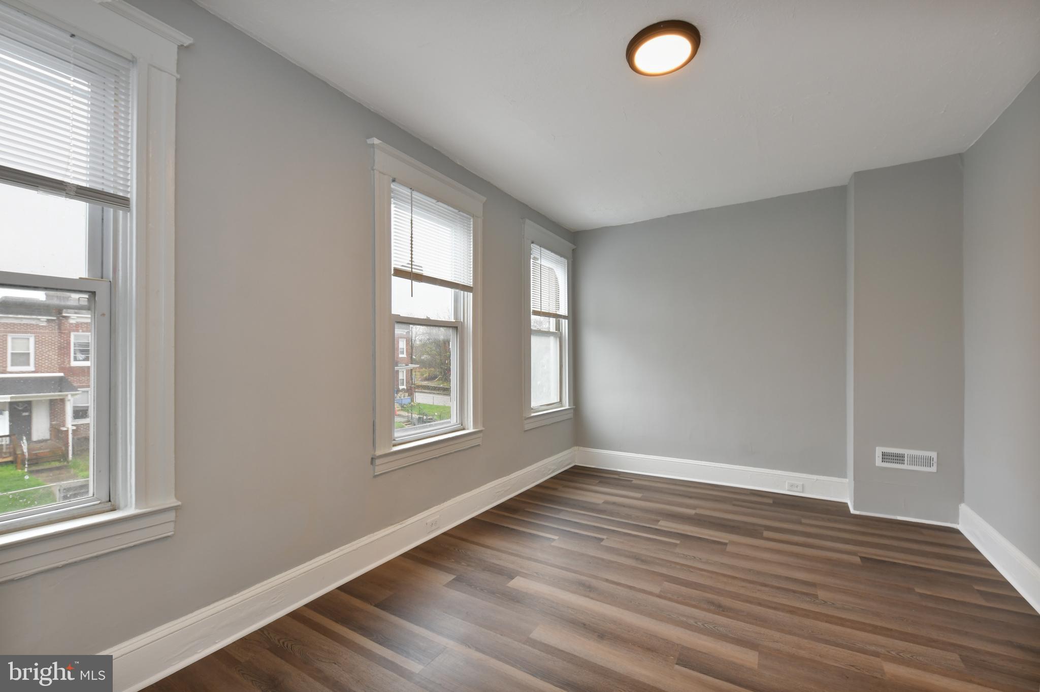 2916 Ridgewood Avenue Baltimore, MD 21215 - Photo 5 of 35