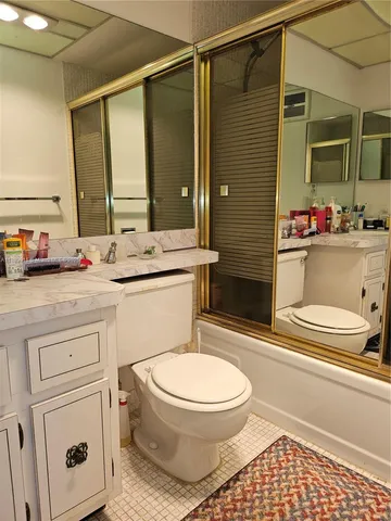 $165,000 | 5121 West Oakland Park Boulevard, Unit 211, Lauderdale Lakes, FL 33313