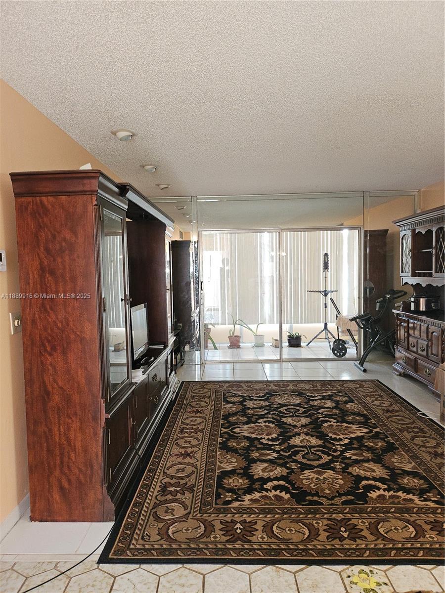 5121 West Oakland Park Boulevard, Unit 211 Lauderdale Lakes, FL 33313 - Photo 4 of 20