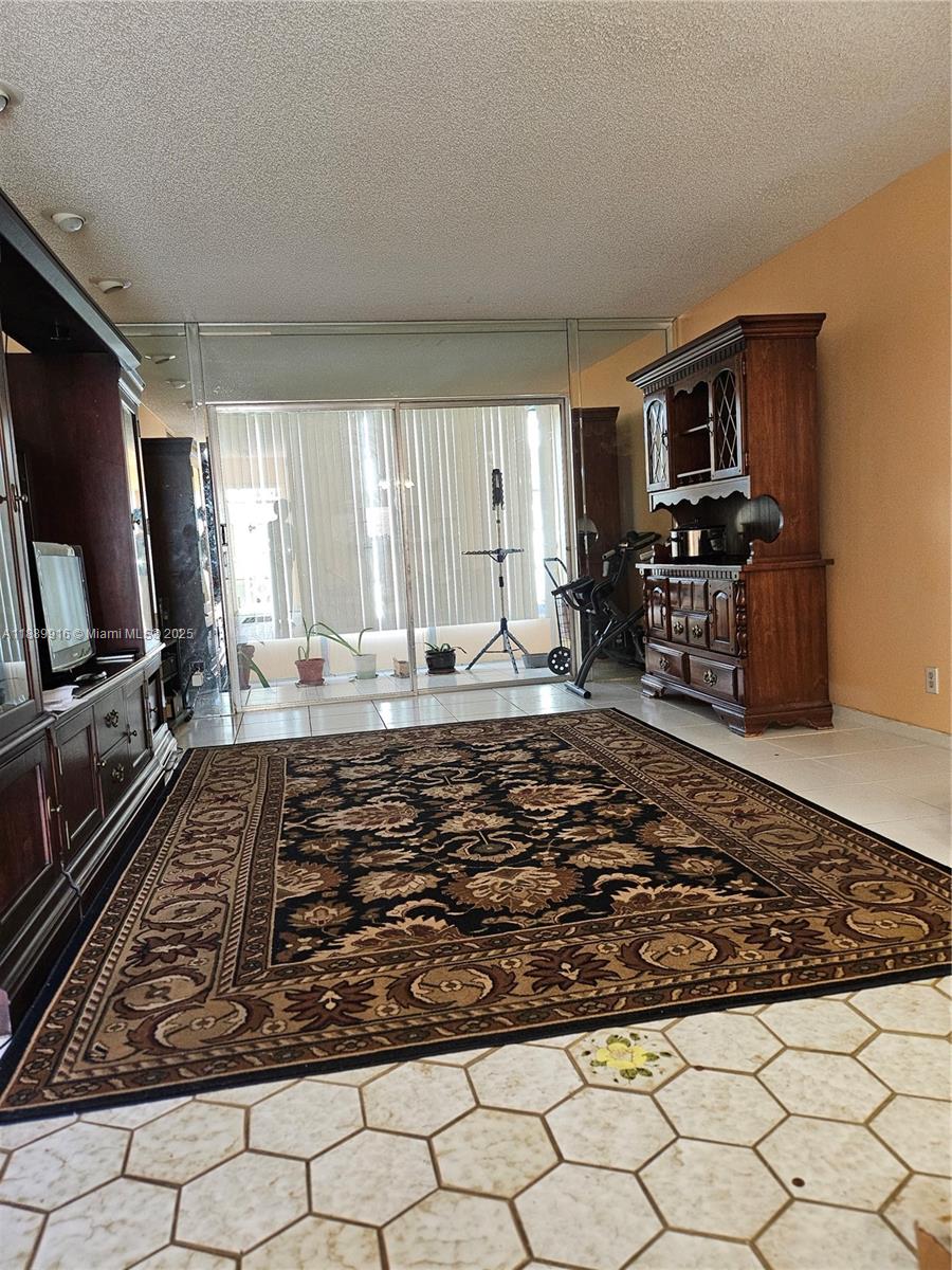 5121 West Oakland Park Boulevard, Unit 211 Lauderdale Lakes, FL 33313 - Photo 5 of 20