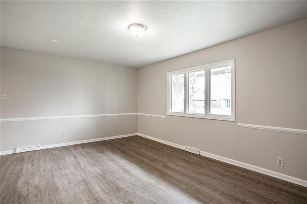 8202 Taunton Road Indianapolis, IN 46260 - Photo 2 of 25 Gallery Image 2