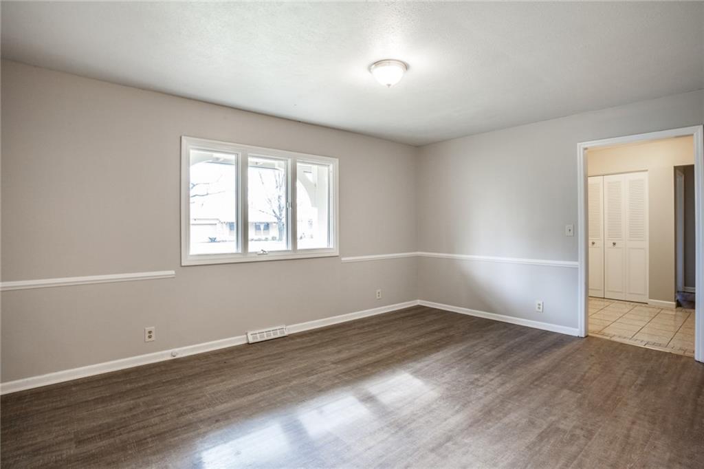 8202 Taunton Road Indianapolis, IN 46260 - Photo 3 of 25 Gallery Image 3