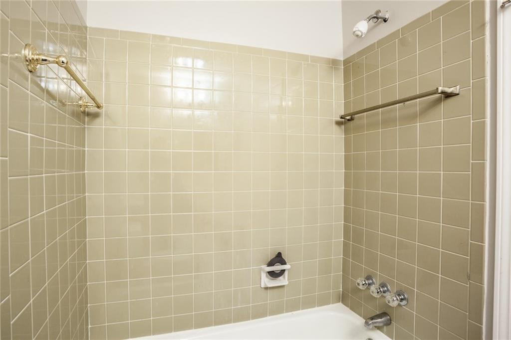 8202 Taunton Road Indianapolis, IN 46260 - Photo 21 of 25 Gallery Image 21