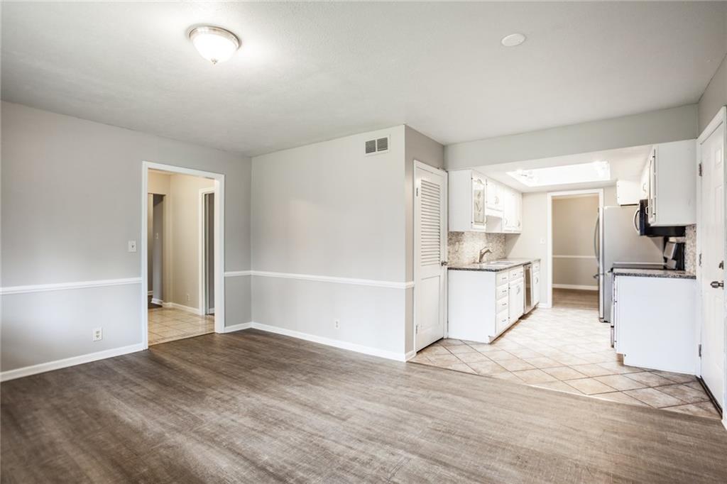 8202 Taunton Road Indianapolis, IN 46260 - Photo 4 of 25 Gallery Image 4