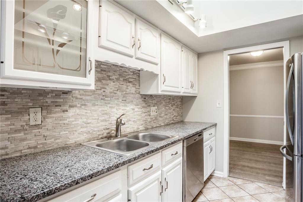 8202 Taunton Road Indianapolis, IN 46260 - Photo 7 of 25 Gallery Image 7