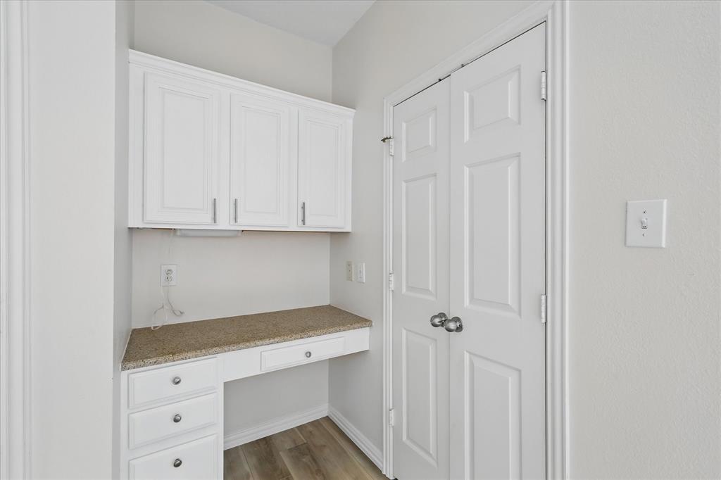 14625 Windsor Court Addison, TX 75001 - Photo 13 of 40 a view of cabinets