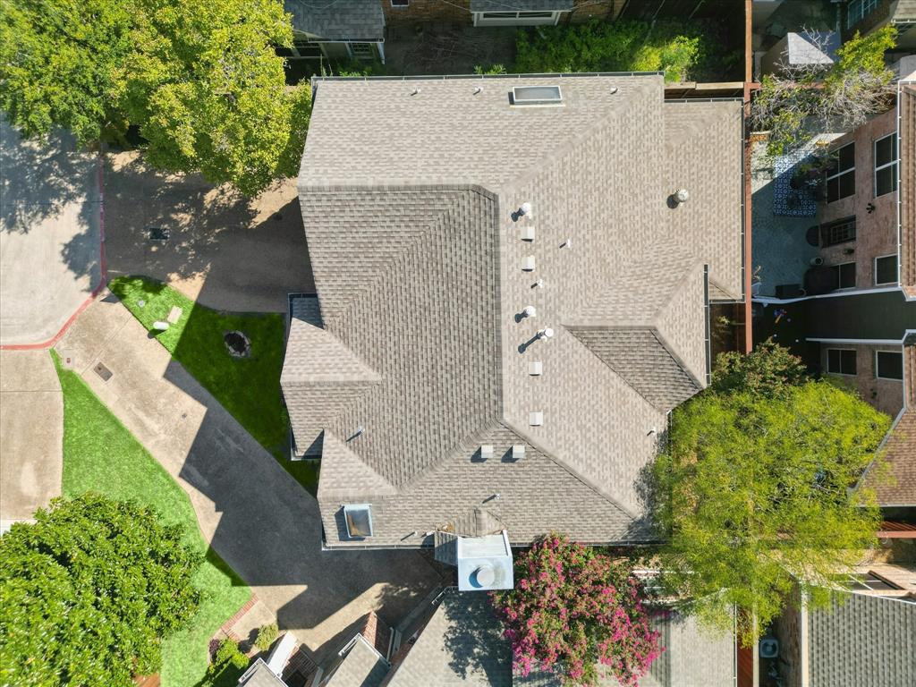 14625 Windsor Court Addison, TX 75001 - Photo 37 of 40 an aerial view of a house with a yard