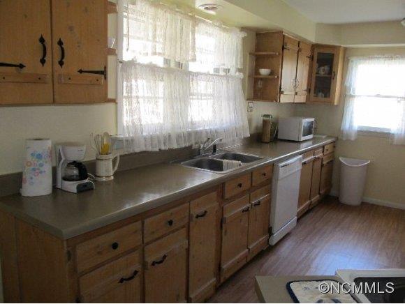 187 Odoms Chapel Road Bakersville, NC 28705 - Photo 4 of 16 Gallery Image 4