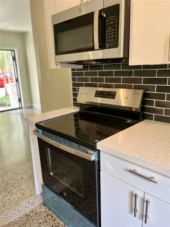 $4,250 | 200 Frow Avenue, Coral Gables, FL 33133