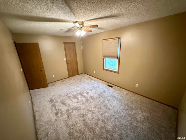 $210,000 | 24 Appomatox Avenue, Jacksonville, IL 62650