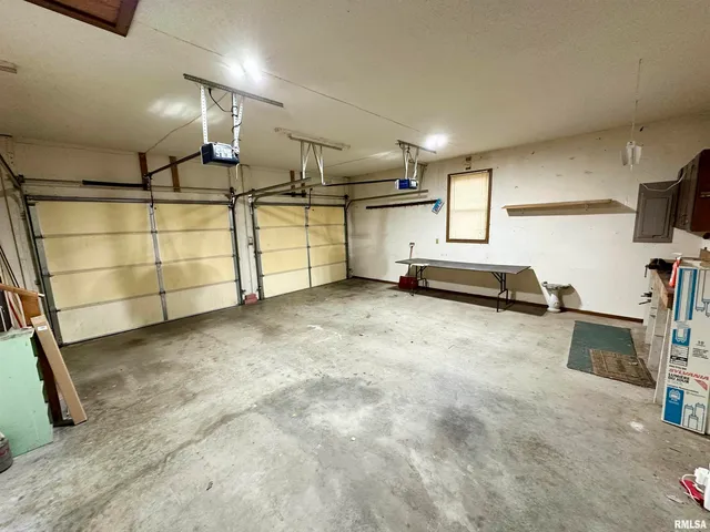 $210,000 | 24 Appomatox Avenue, Jacksonville, IL 62650