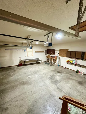 $210,000 | 24 Appomatox Avenue, Jacksonville, IL 62650