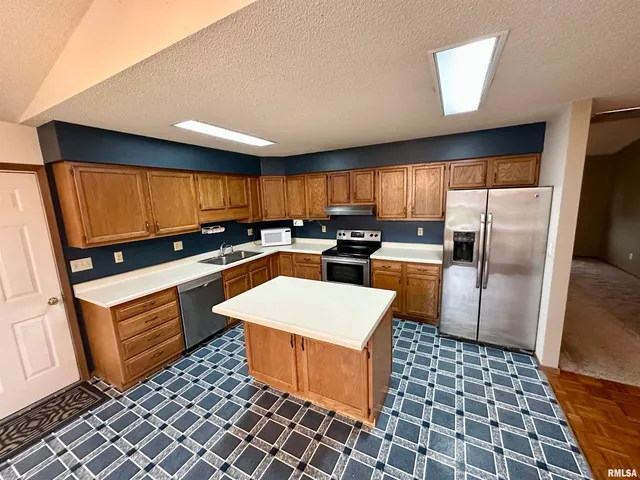 $210,000 | 24 Appomatox Avenue, Jacksonville, IL 62650