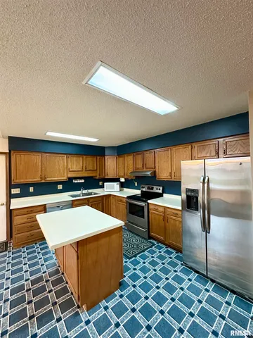 $210,000 | 24 Appomatox Avenue, Jacksonville, IL 62650