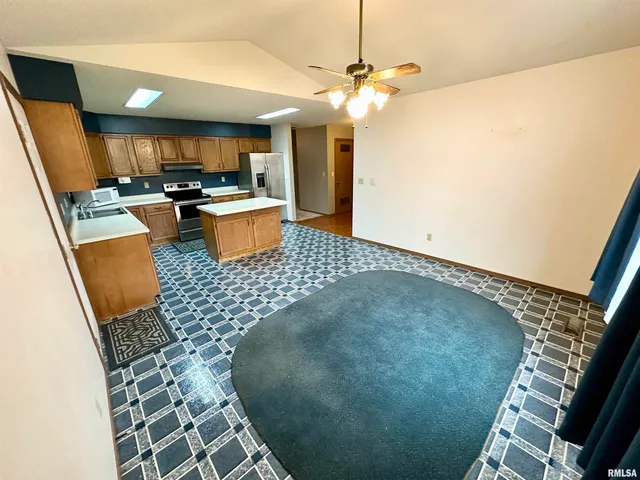 $210,000 | 24 Appomatox Avenue, Jacksonville, IL 62650