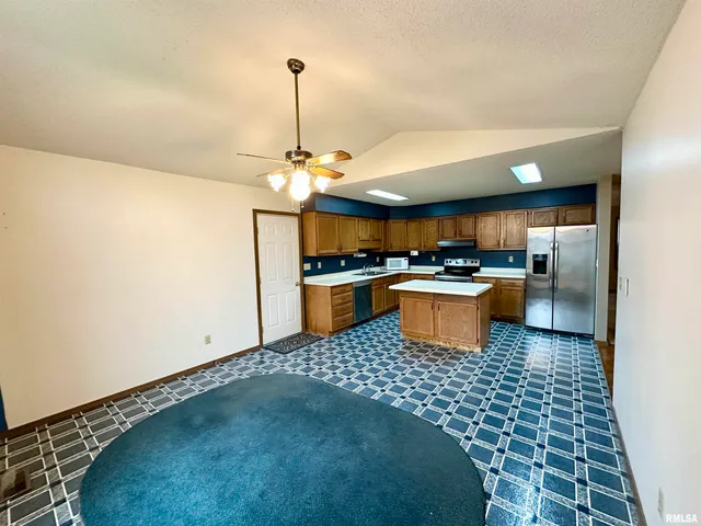 $210,000 | 24 Appomatox Avenue, Jacksonville, IL 62650