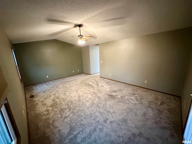 $210,000 | 24 Appomatox Avenue, Jacksonville, IL 62650