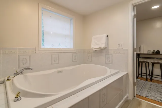 $1,500,000 | 2881-2893 Ohio Street, Glenburn, ME 04401