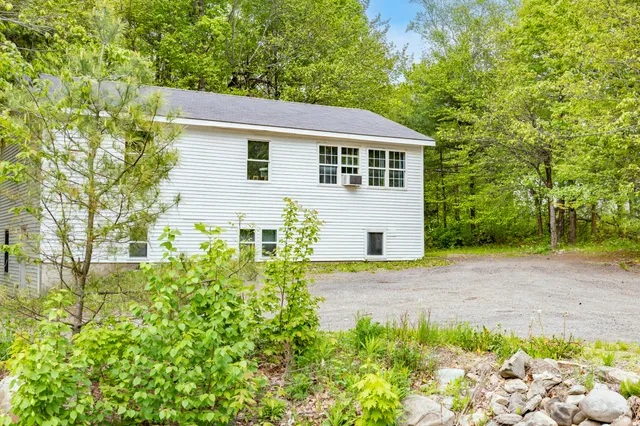 $1,500,000 | 2881-2893 Ohio Street, Glenburn, ME 04401
