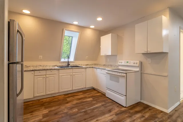 $1,500,000 | 2881-2893 Ohio Street, Glenburn, ME 04401