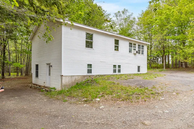 $1,500,000 | 2881-2893 Ohio Street, Glenburn, ME 04401