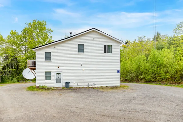 $1,500,000 | 2881-2893 Ohio Street, Glenburn, ME 04401