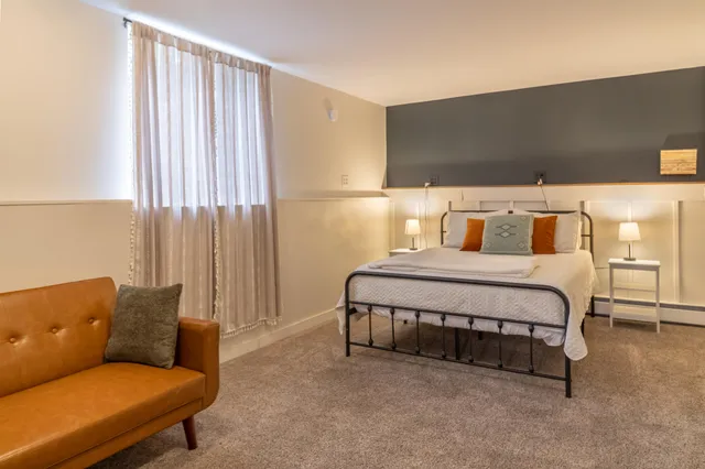 $1,500,000 | 2881-2893 Ohio Street, Glenburn, ME 04401