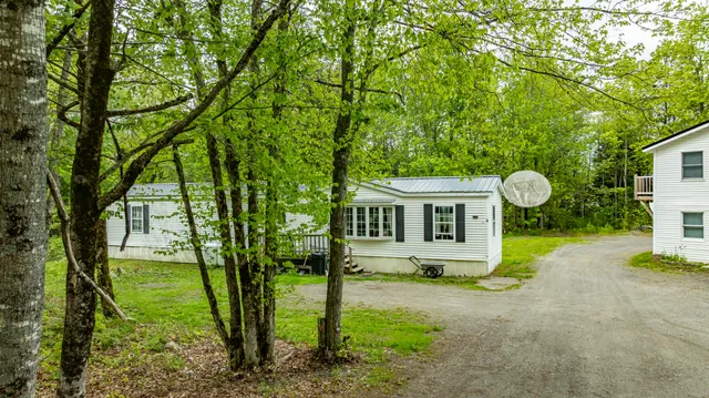 $1,500,000 | 2881-2893 Ohio Street, Glenburn, ME 04401